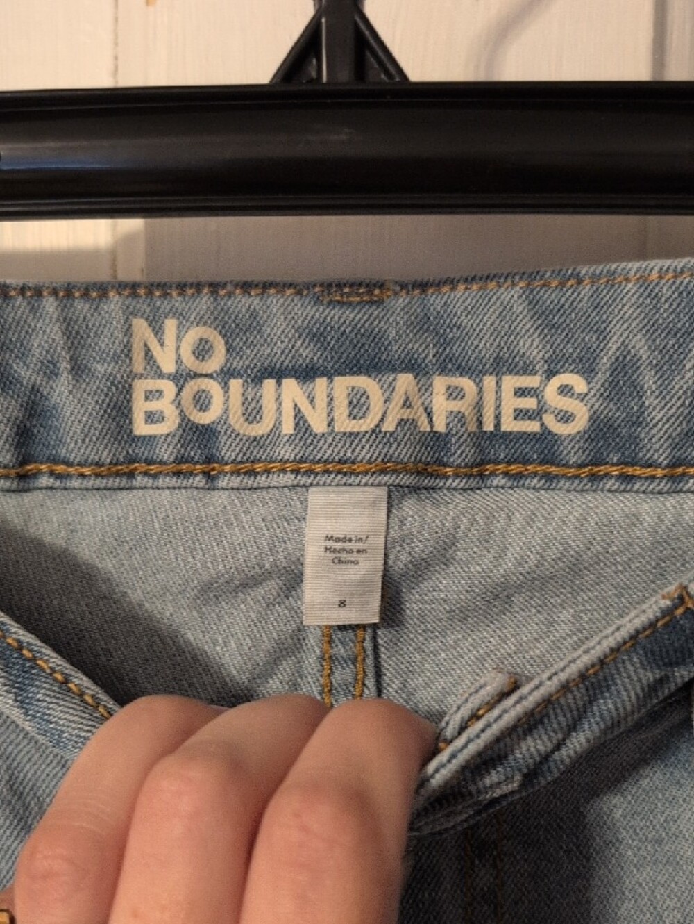 No Boundaries Light Blue Straight Leg Jeans with Distressed Knee - Picture 3 of 4